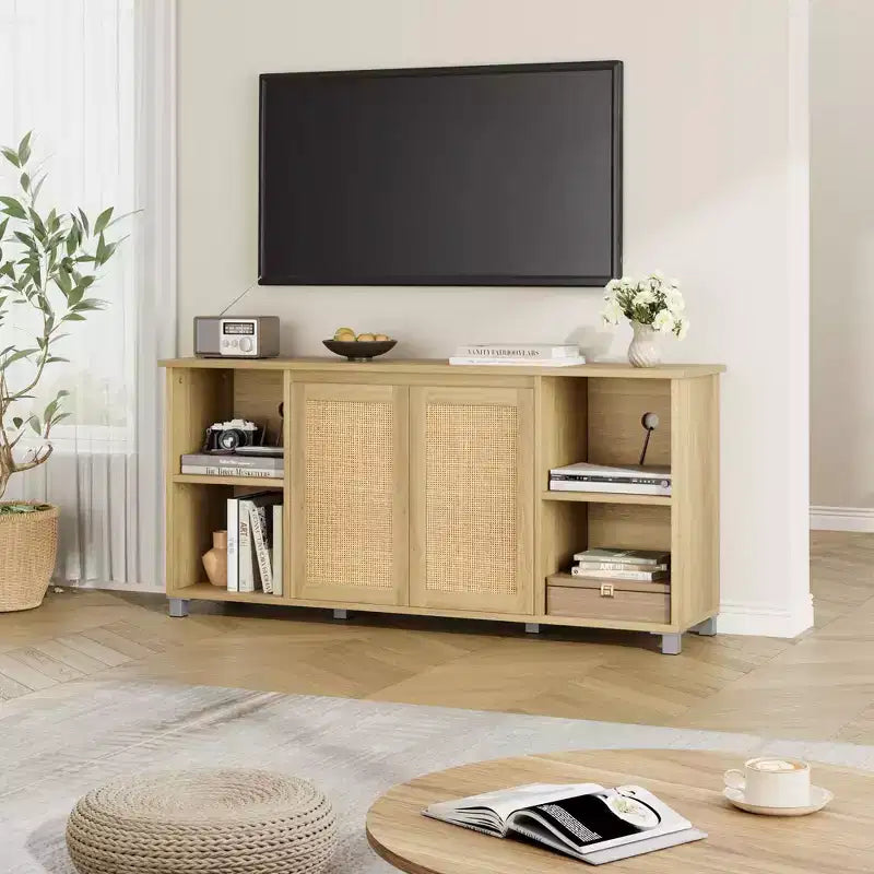 Meuble TV de style Mid-Century pour téléviseurs de 60 à 70 pouces avec portes en rotin et étagères ouvertes